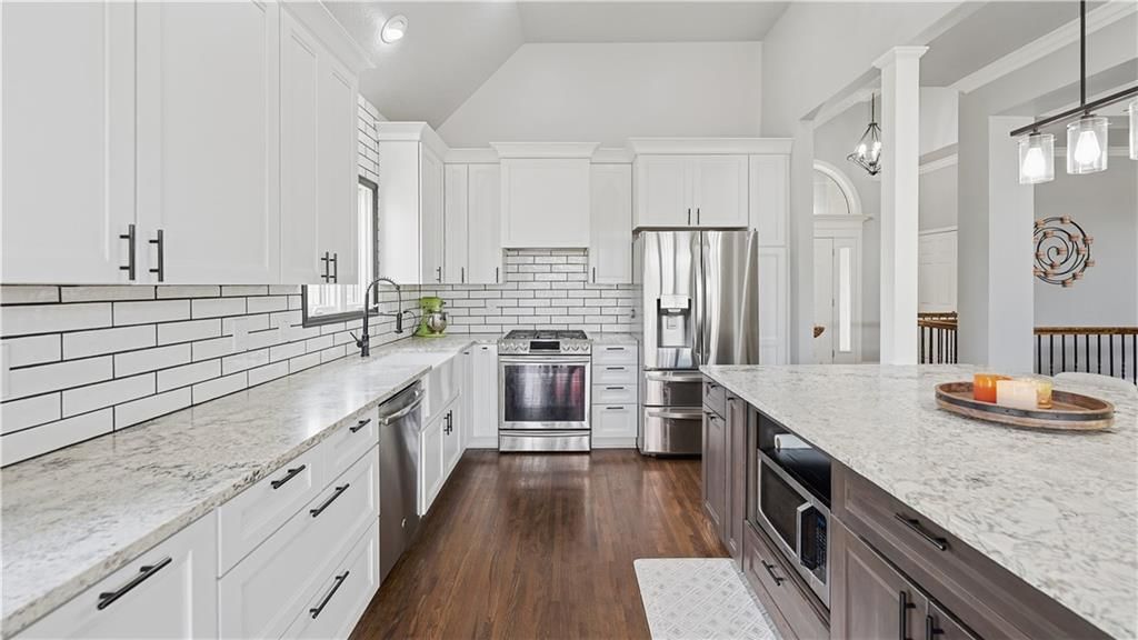 109 SE Chelsea Drive — photo 6