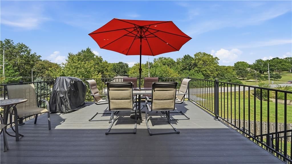 109 SE Chelsea Drive — photo 25