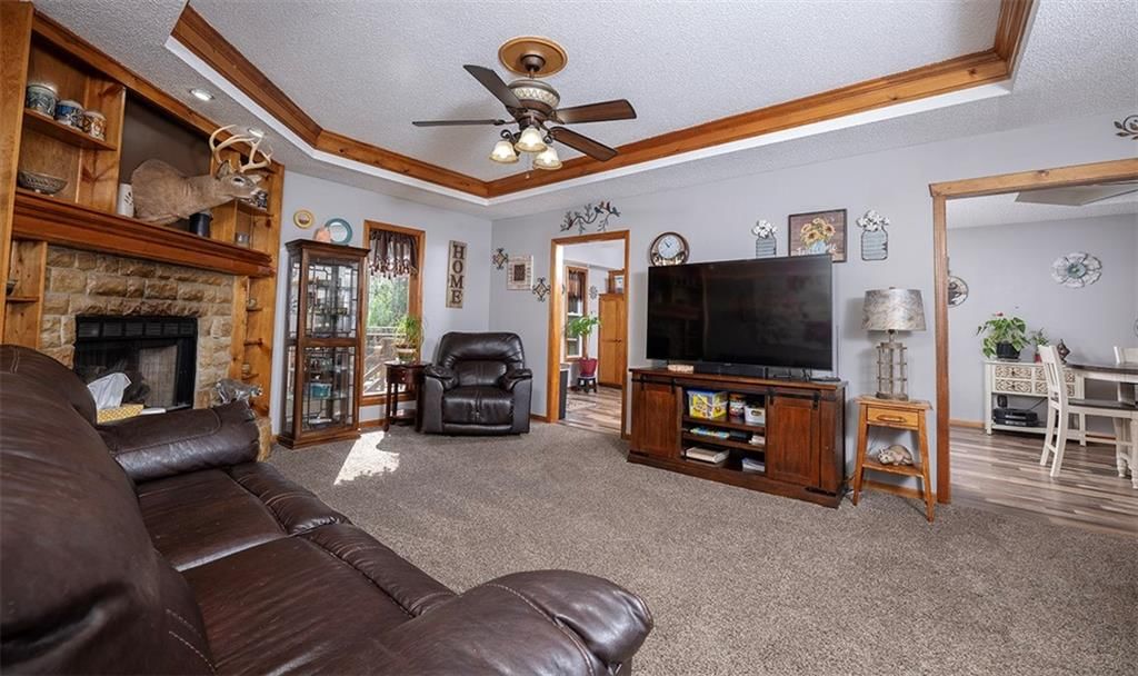 Photo 4 of 38 - 15903 Slater Avenue, Belton, MO 64012