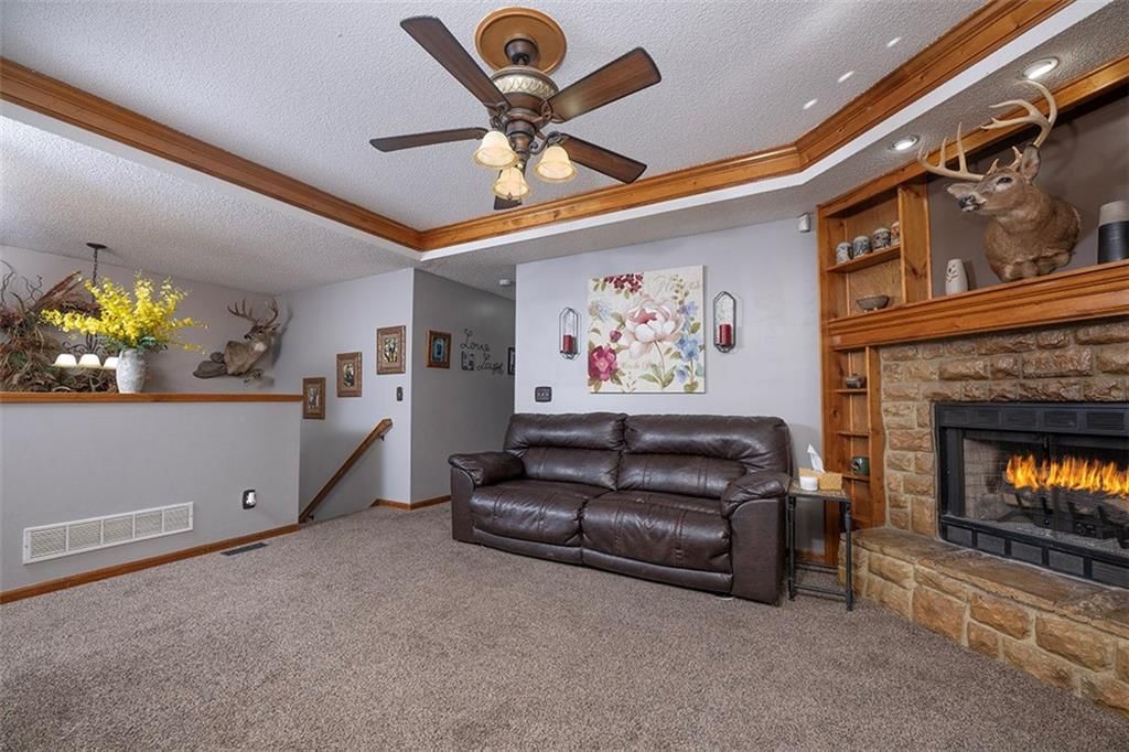 Photo 5 of 38 - 15903 Slater Avenue, Belton, MO 64012