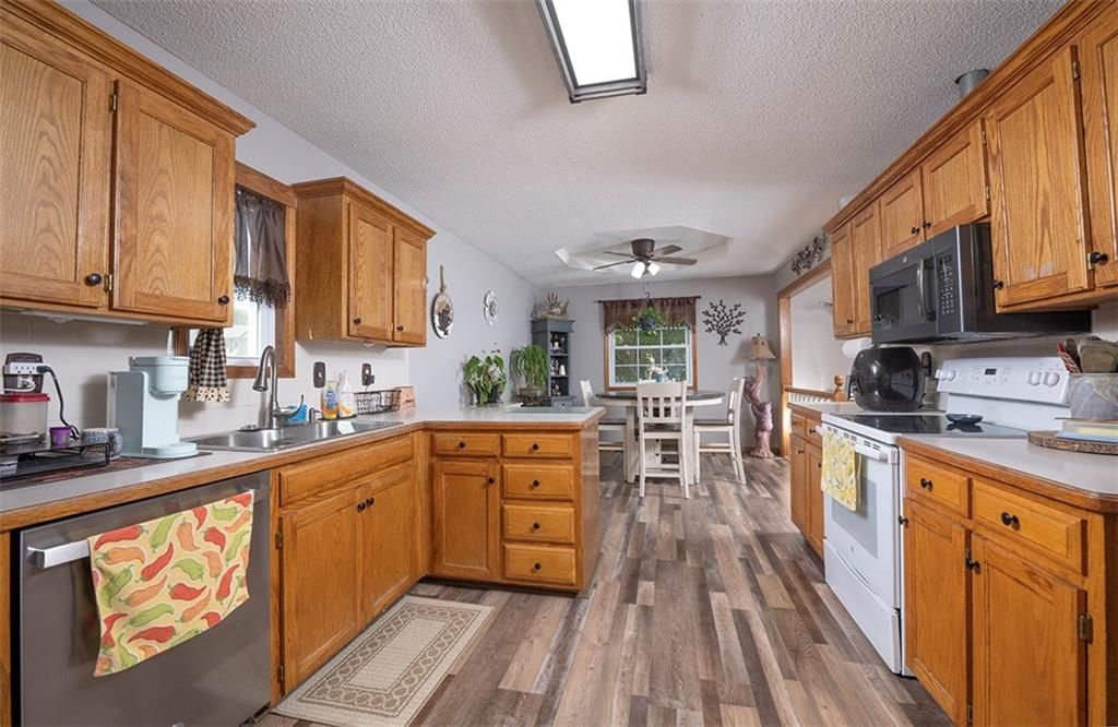 Photo 7 of 38 - 15903 Slater Avenue, Belton, MO 64012