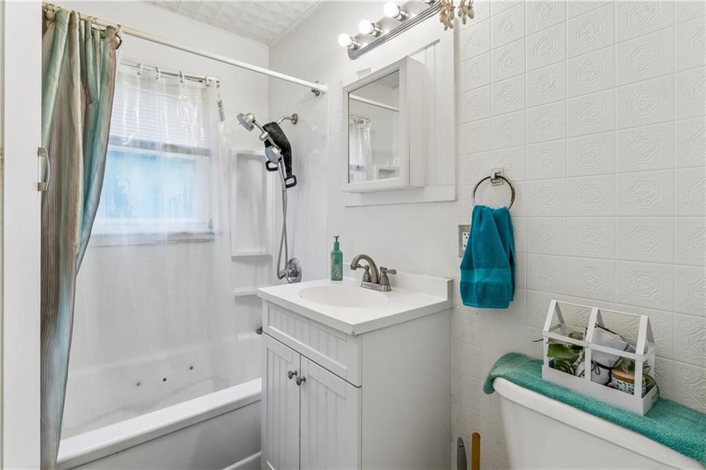7075 Reynolds Avenue — photo 31