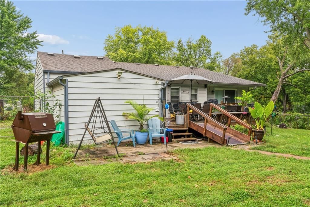 7075 Reynolds Avenue — photo 50