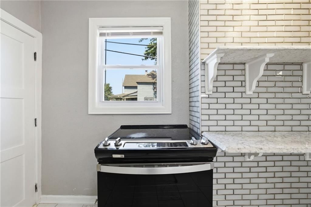 2501 Jackson Avenue — photo 15
