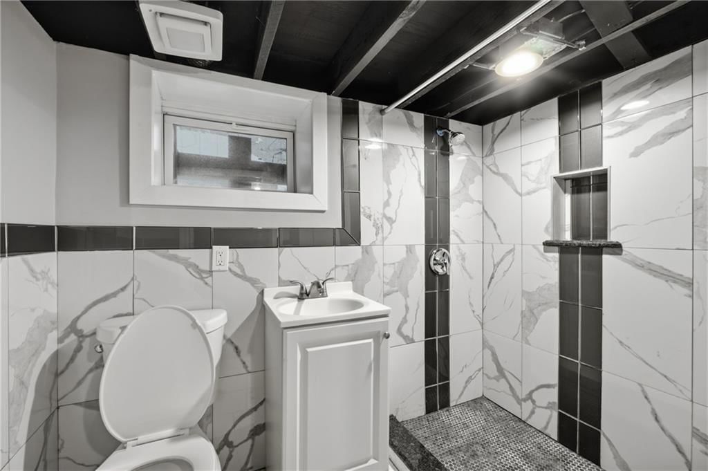 2501 Jackson Avenue — photo 20