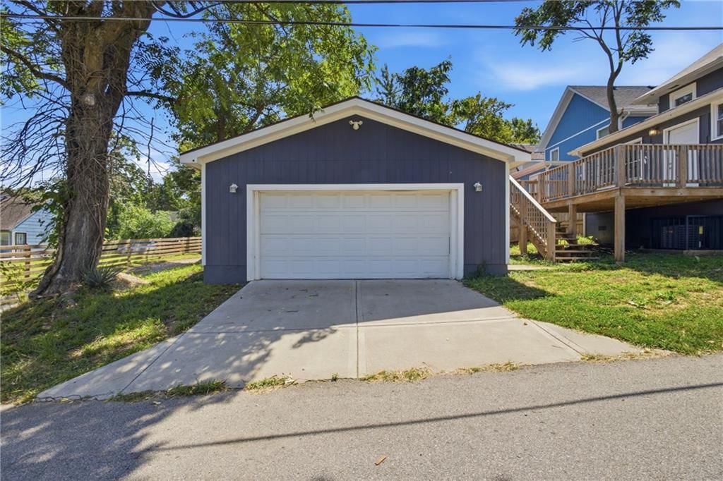 2501 Jackson Avenue — photo 28