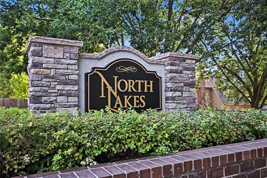 Photo 5 of 42 - 7645 N Lucerne Court, Kansas City, MO 64151