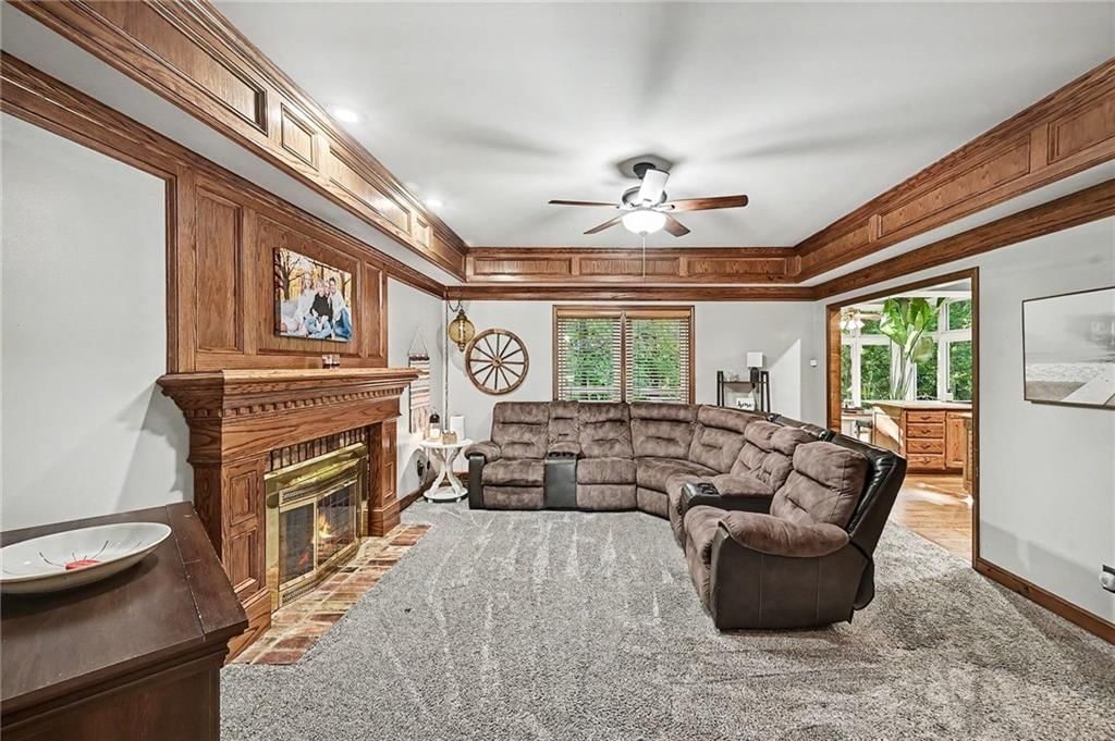 Photo 7 of 42 - 7645 N Lucerne Court, Kansas City, MO 64151