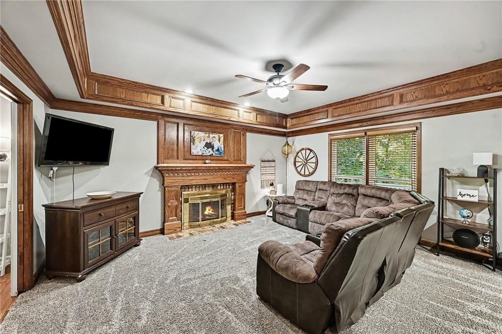 Photo 8 of 42 - 7645 N Lucerne Court, Kansas City, MO 64151