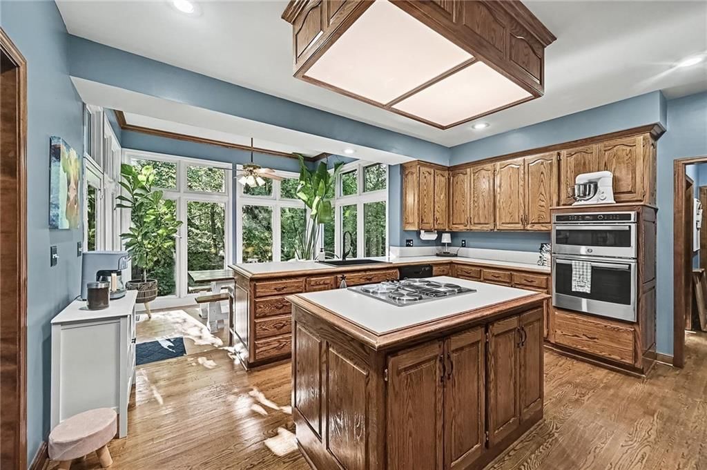 Photo 15 of 42 - 7645 N Lucerne Court, Kansas City, MO 64151