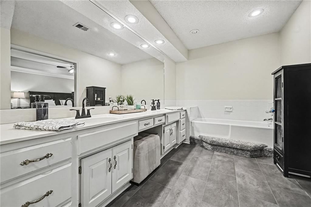 Photo 22 of 42 - 7645 N Lucerne Court, Kansas City, MO 64151