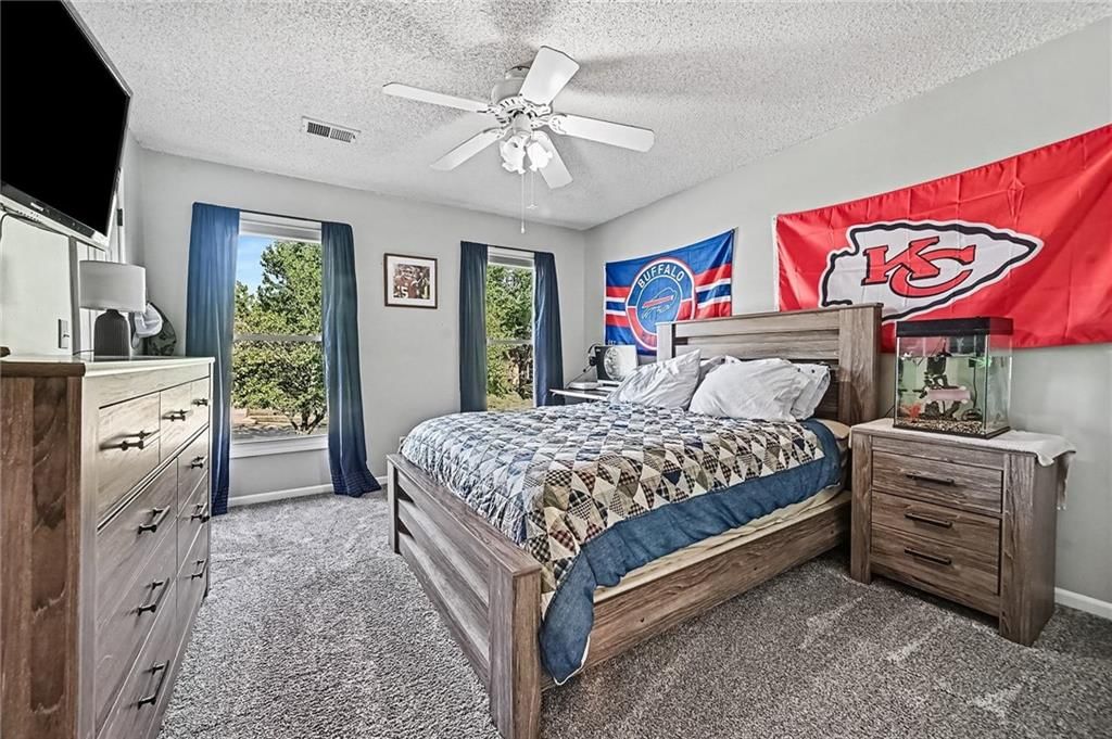 Photo 28 of 42 - 7645 N Lucerne Court, Kansas City, MO 64151