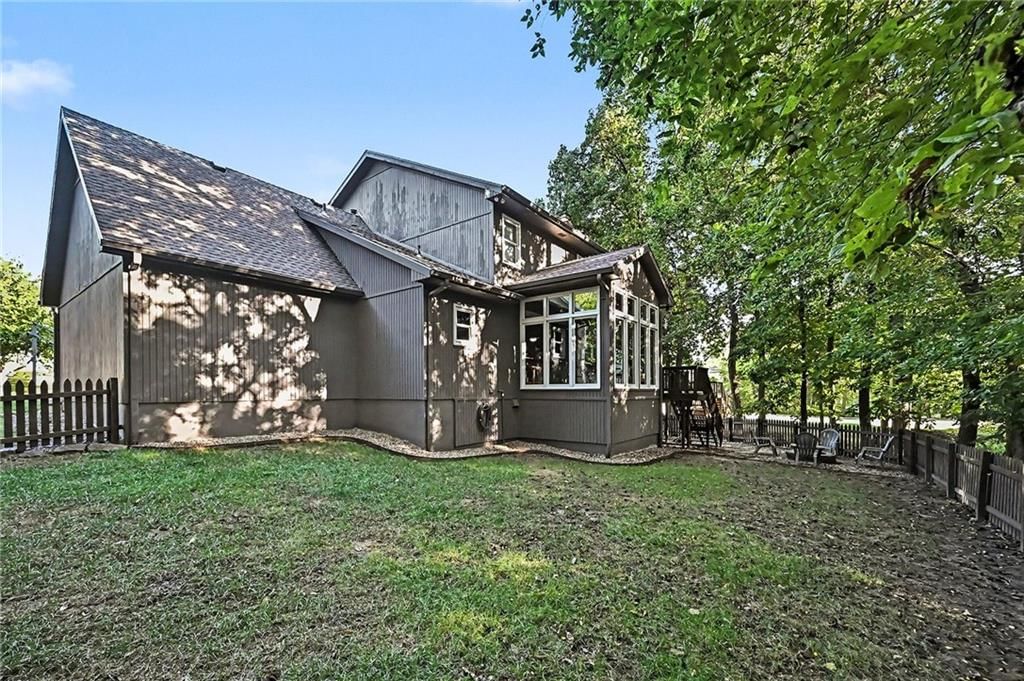 Photo 35 of 42 - 7645 N Lucerne Court, Kansas City, MO 64151