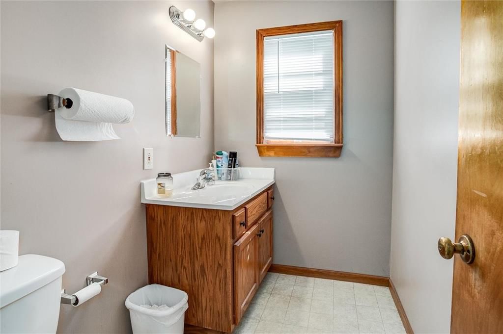 706 NW Summit Street — photo 19