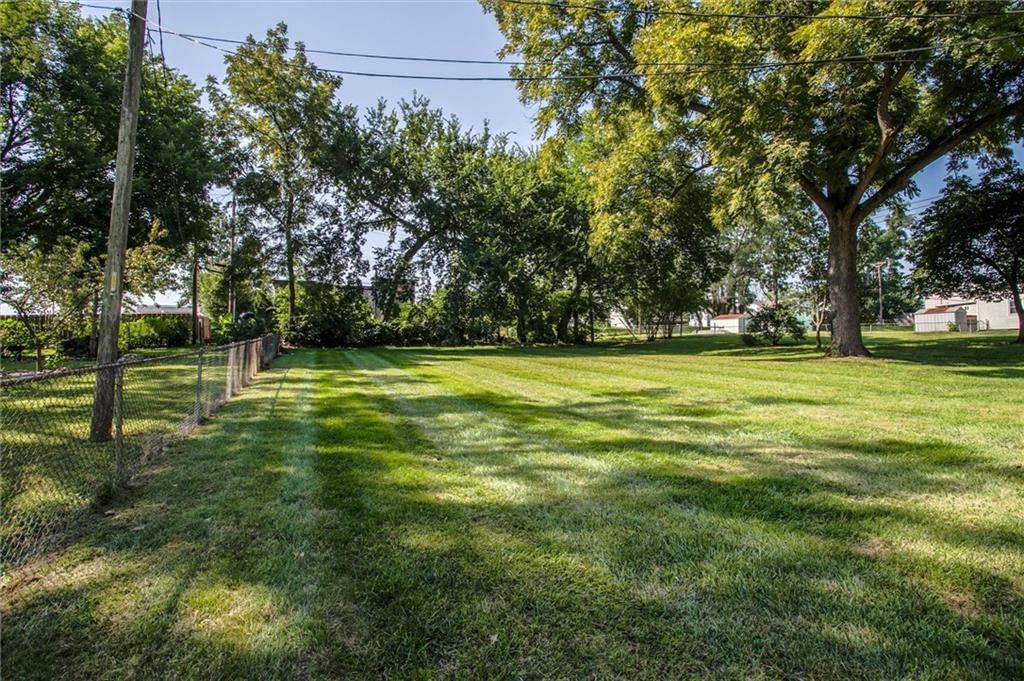706 NW Summit Street — photo 26
