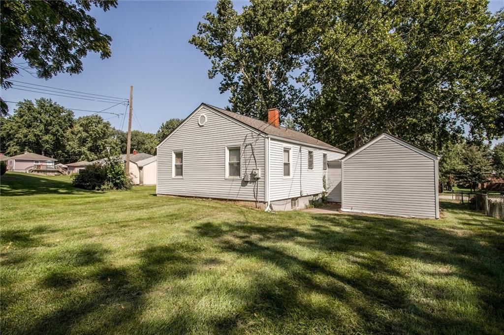 706 NW Summit Street — photo 27