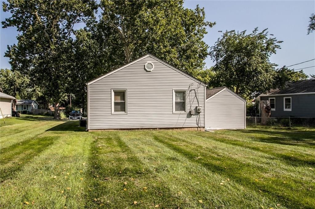 706 NW Summit Street — photo 28