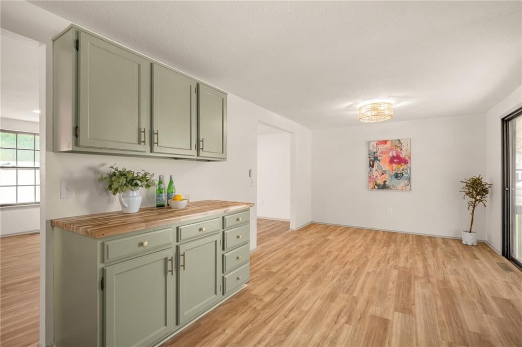 Photo 15 of 50 - 2116 E Mohawk Drive, Olathe, KS 66062