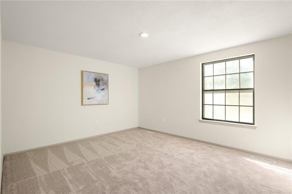 Photo 16 of 50 - 2116 E Mohawk Drive, Olathe, KS 66062