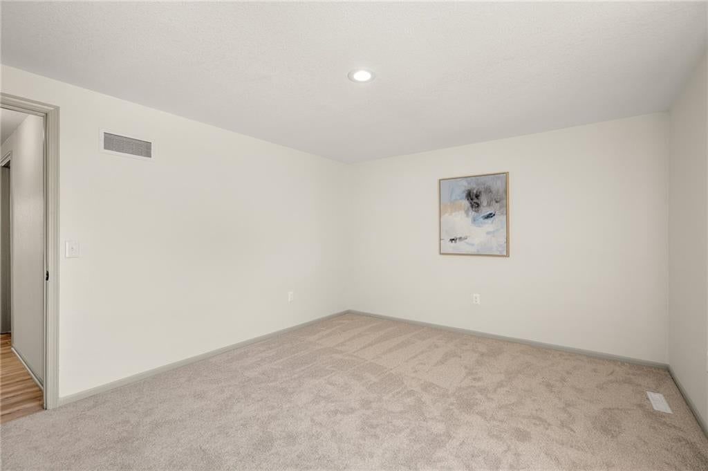 Photo 18 of 50 - 2116 E Mohawk Drive, Olathe, KS 66062