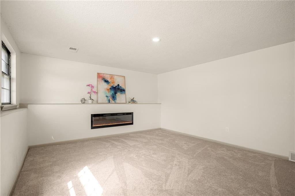 Photo 32 of 50 - 2116 E Mohawk Drive, Olathe, KS 66062