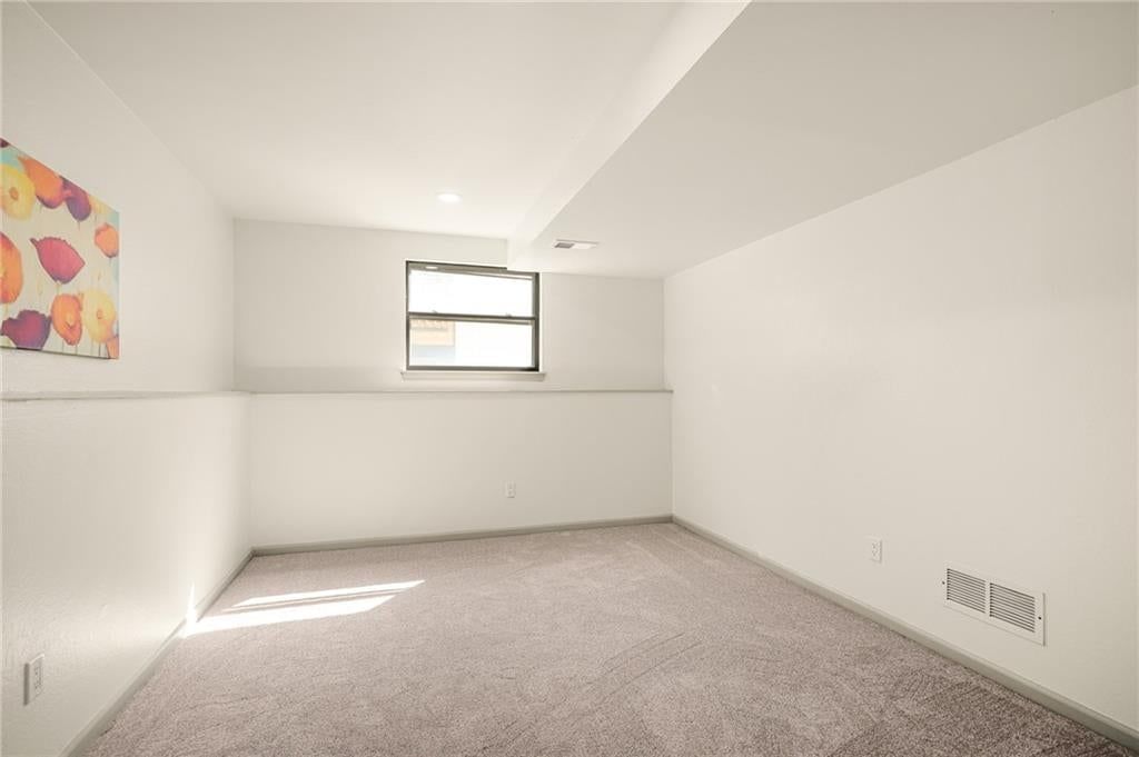 Photo 33 of 50 - 2116 E Mohawk Drive, Olathe, KS 66062