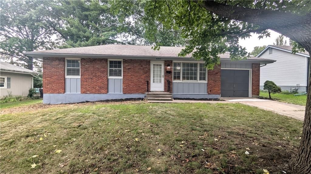 4002 S Hocker Avenue — photo 1
