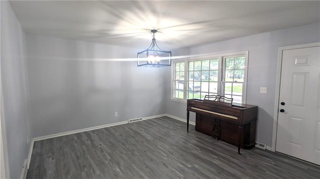 4002 S Hocker Avenue — photo 18