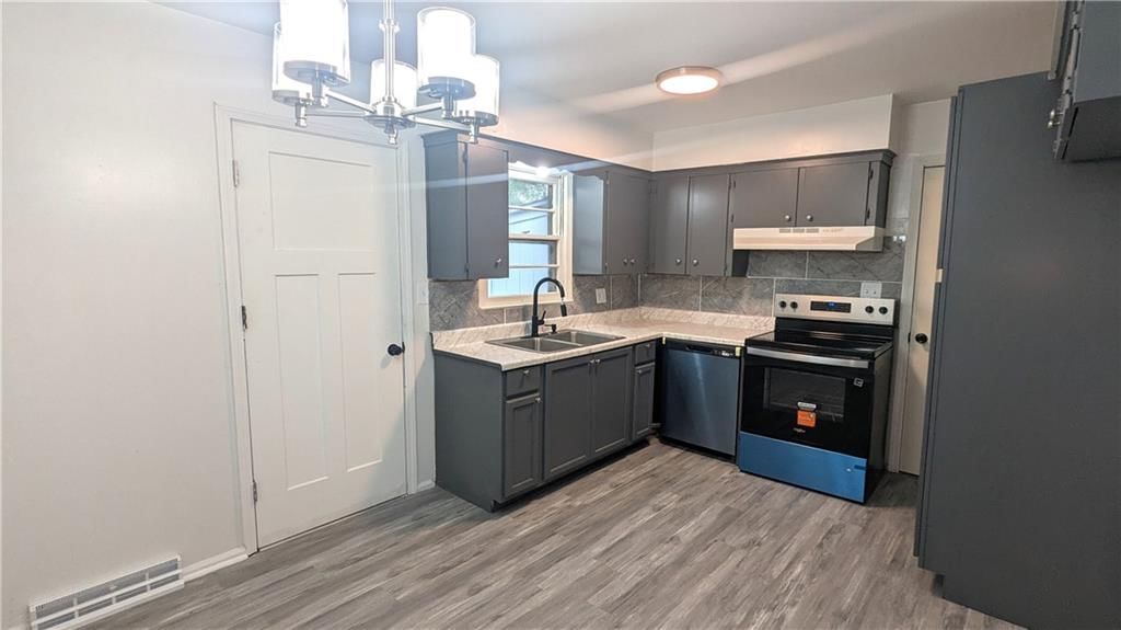 4002 S Hocker Avenue — photo 22
