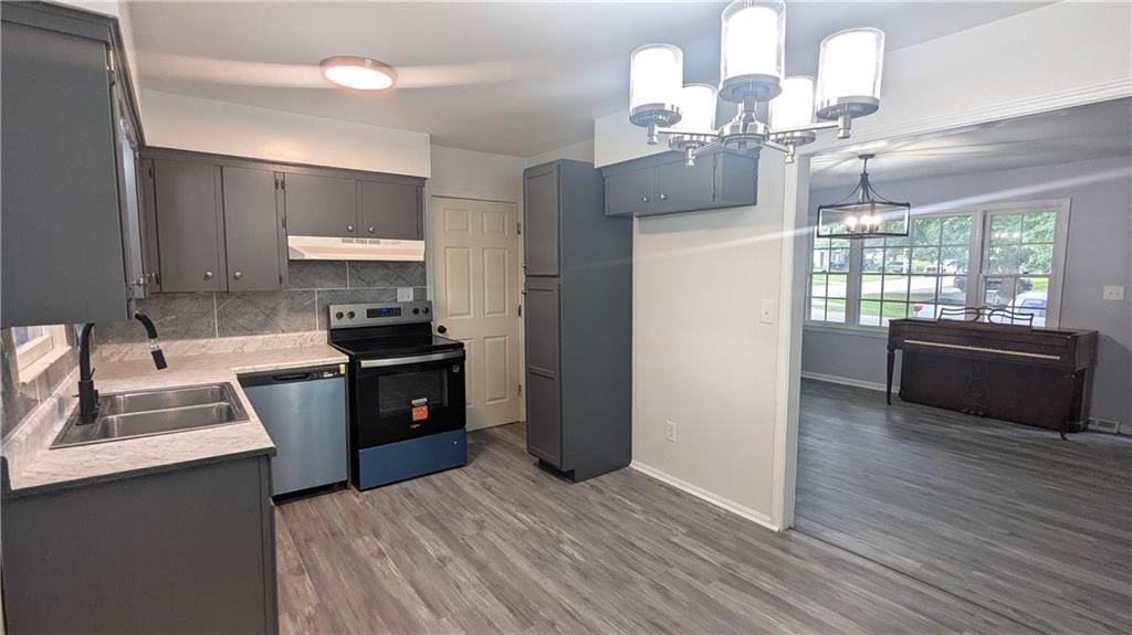4002 S Hocker Avenue — photo 23