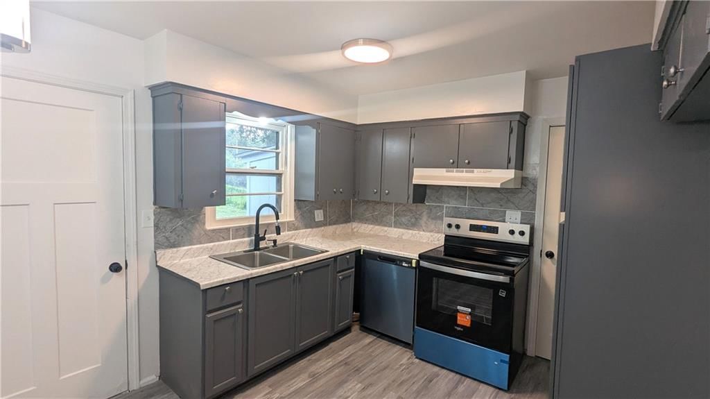 4002 S Hocker Avenue — photo 25