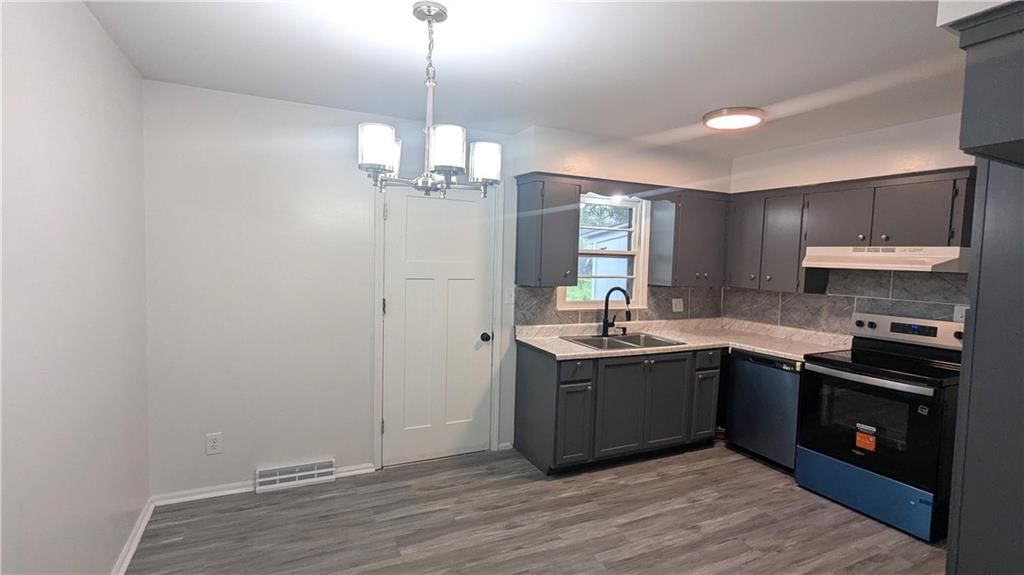 4002 S Hocker Avenue — photo 28