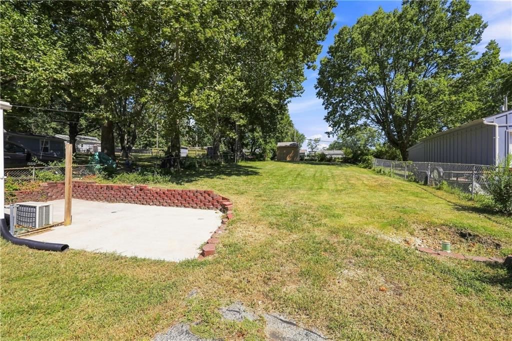 1405 S Logan Avenue — photo 10