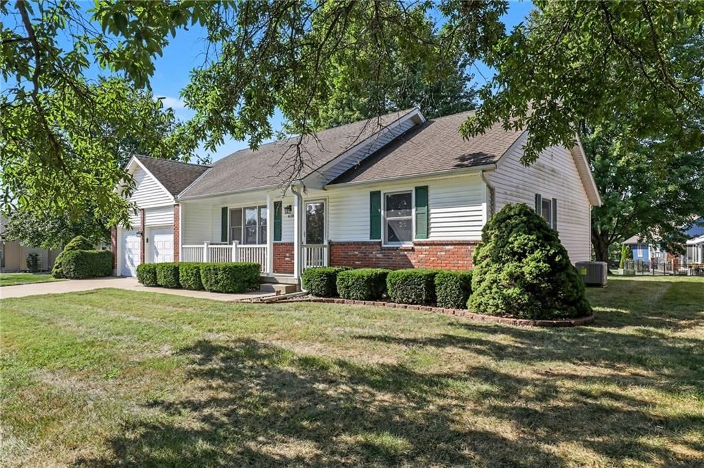 616 SW Hoke Lane — photo 3