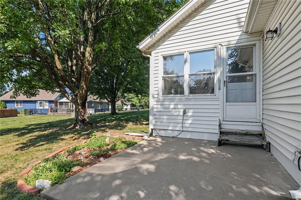 616 SW Hoke Lane — photo 5