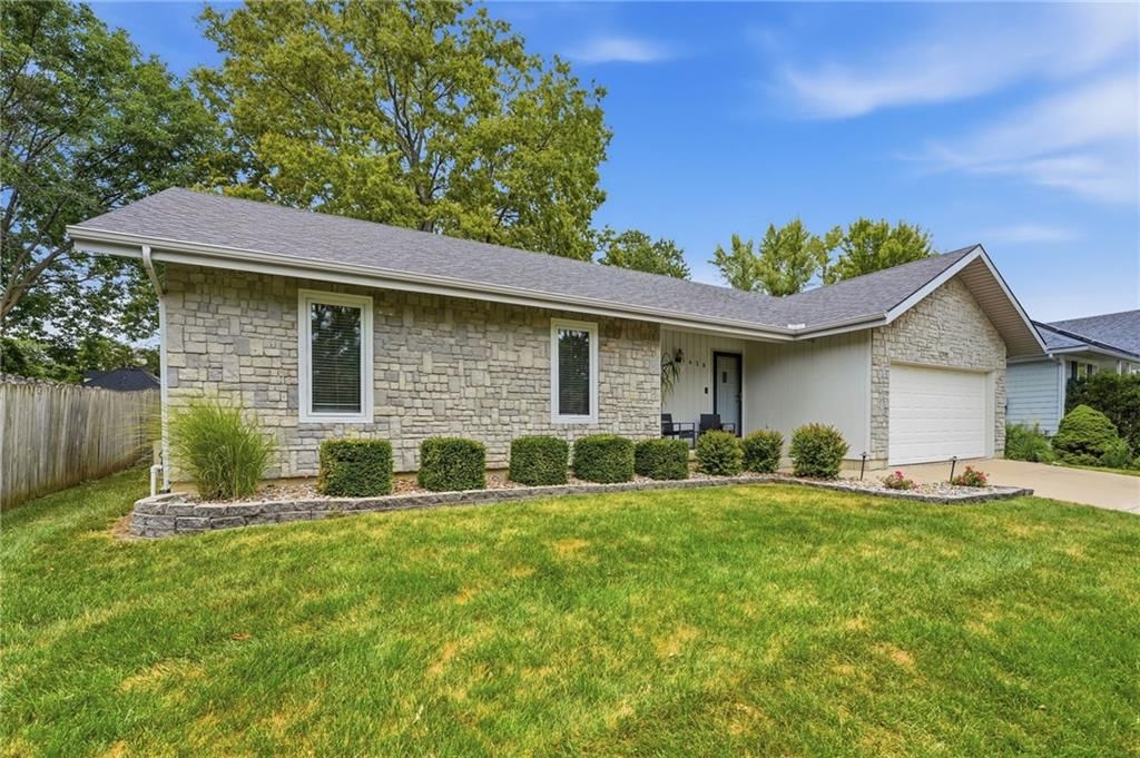 1628 NE WESTWIND Drive — photo 3