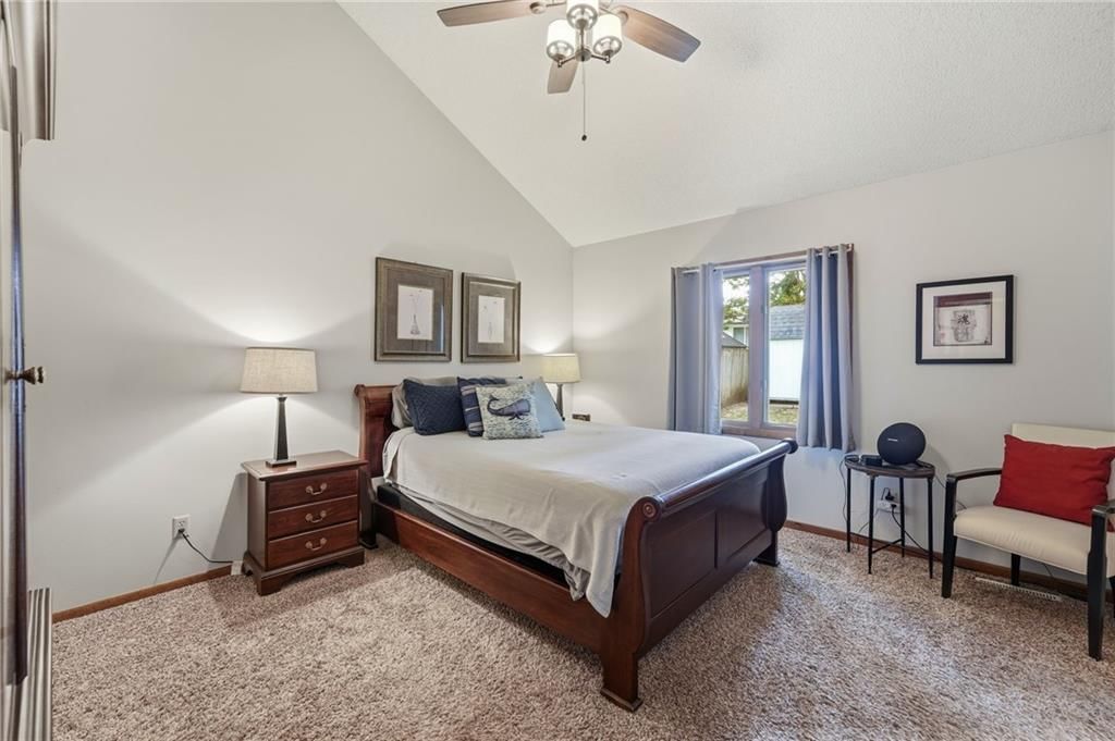 1628 NE WESTWIND Drive — photo 16
