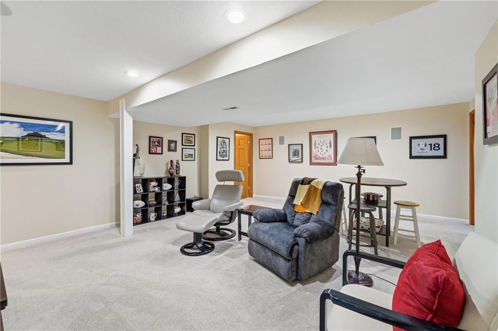 1628 NE WESTWIND Drive — photo 29