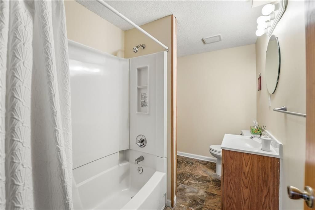 1628 NE WESTWIND Drive — photo 31