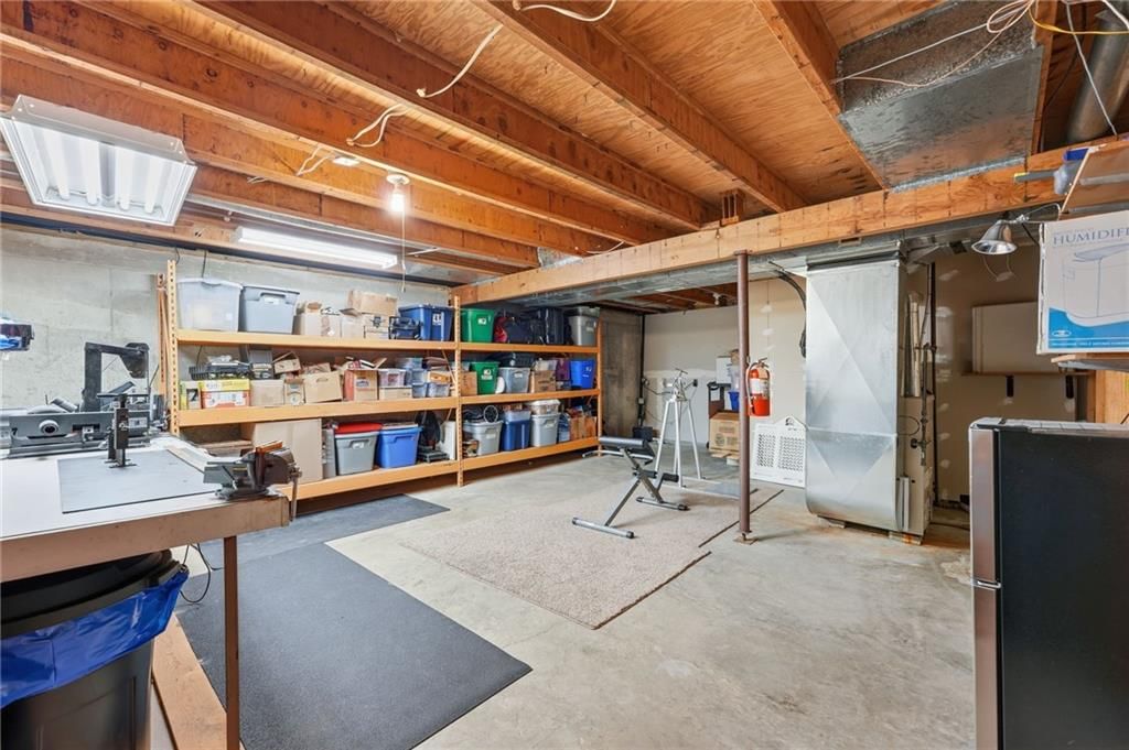 1628 NE WESTWIND Drive — photo 35