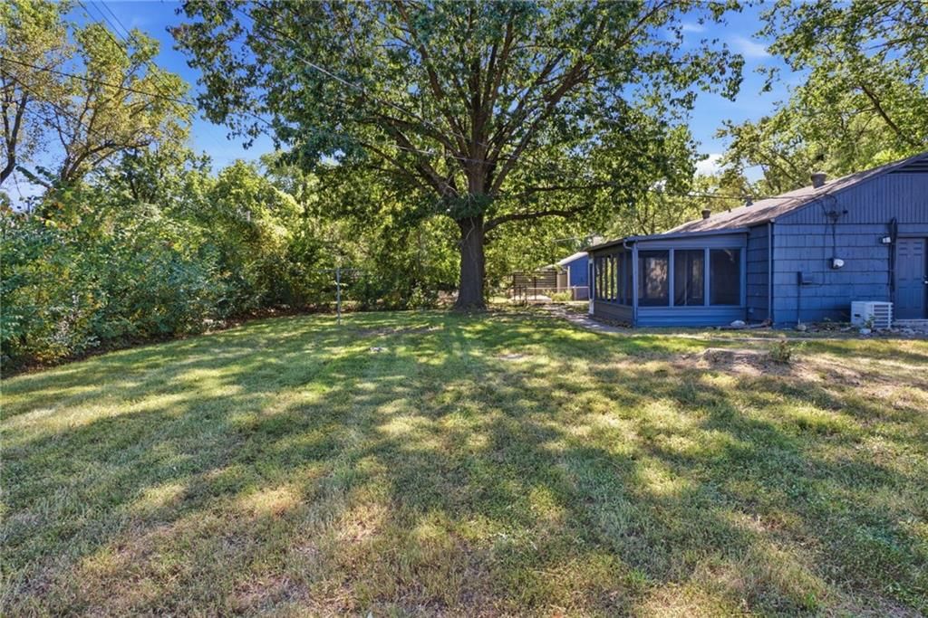 11101 Winchester Avenue — photo 18
