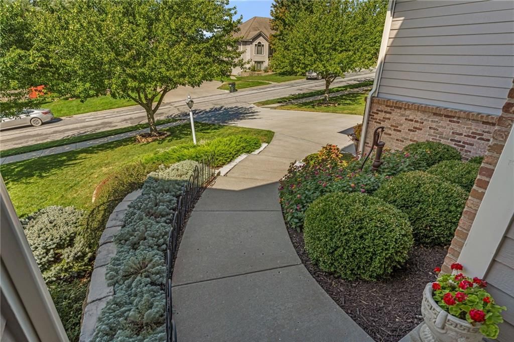 2220 Killarney Court — photo 8