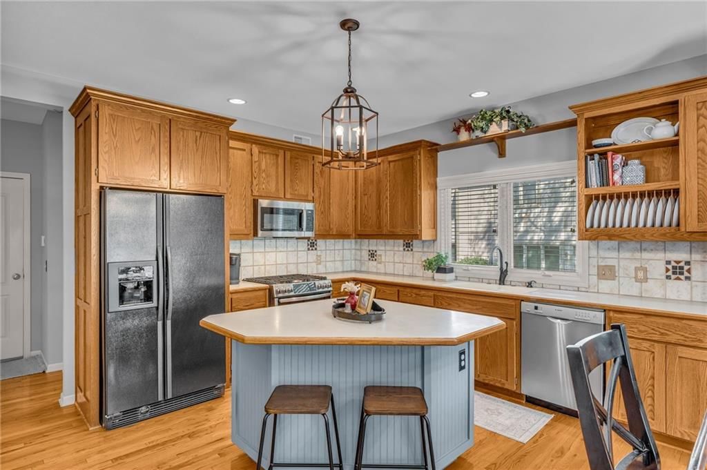 2220 Killarney Court — photo 38
