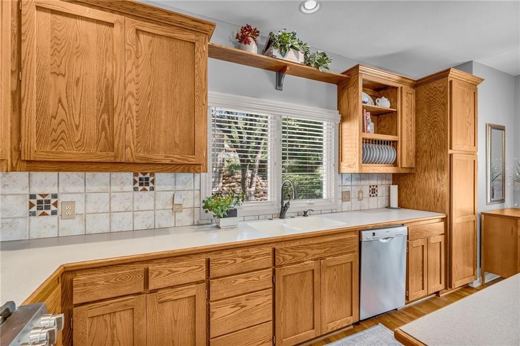 2220 Killarney Court — photo 41