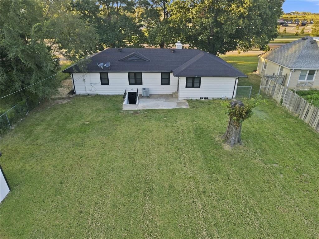 9277 State Avenue — photo 34
