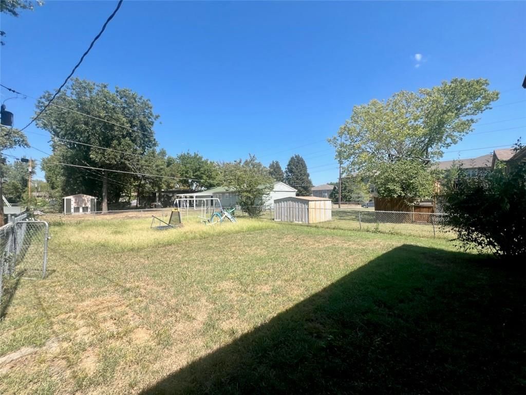 540 Arizona Street — photo 18