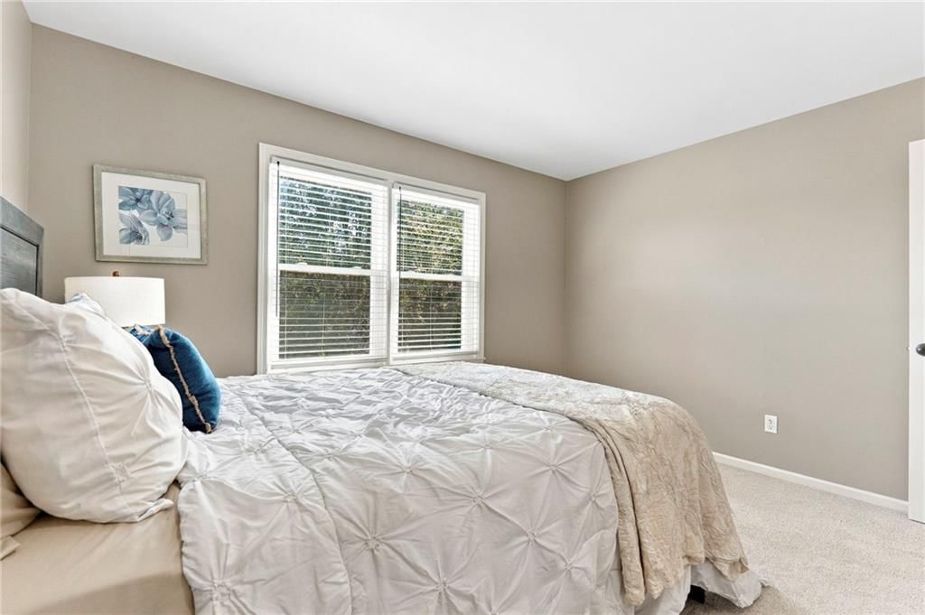 12130 England Street — photo 17