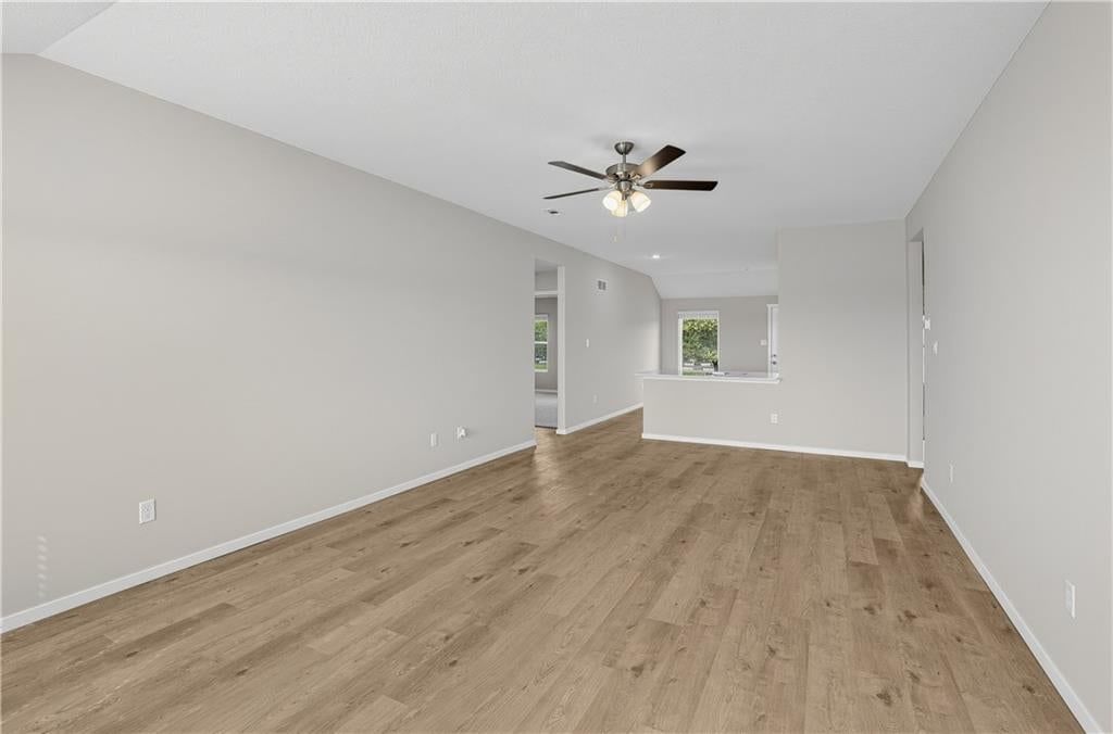 1602 SW 10th Terrace, Oak Grove, MO: listing photo 2