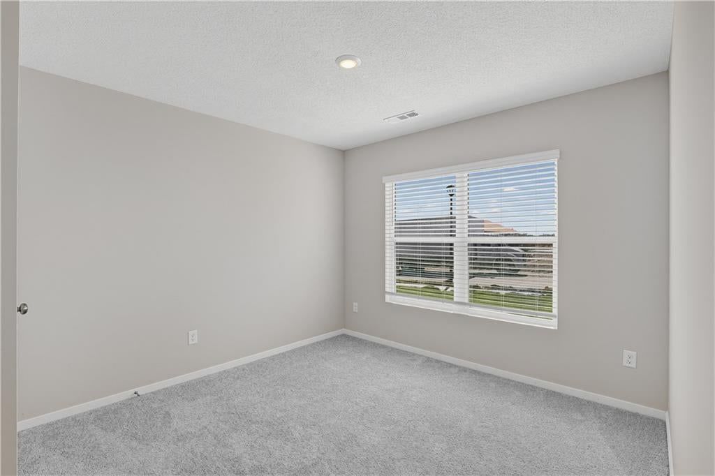 Photo 10 of 16 - 1602 SW 10th Terrace, Oak Grove, MO 64075