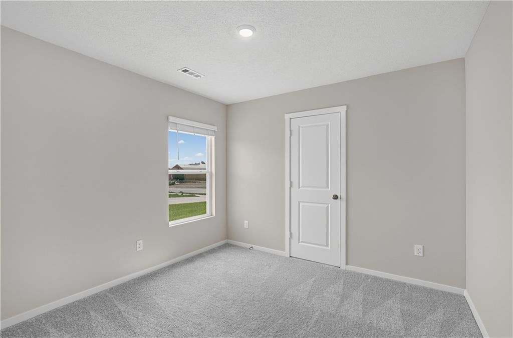 Photo 9 of 16 - 1602 SW 10th Terrace, Oak Grove, MO 64075